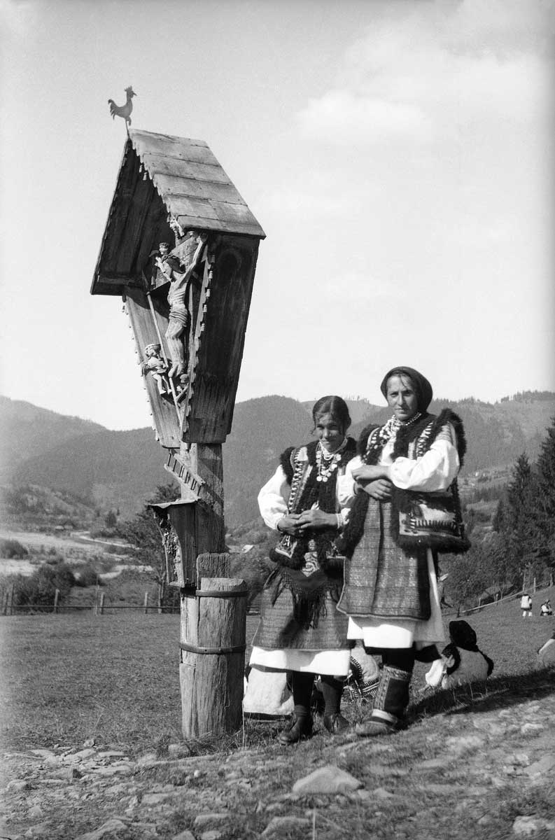 Hutsuls, 1933, photo by L. Cipriani